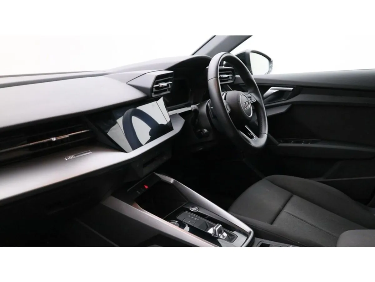 Audi A3 Technik 35 TDI S-A - Image 3