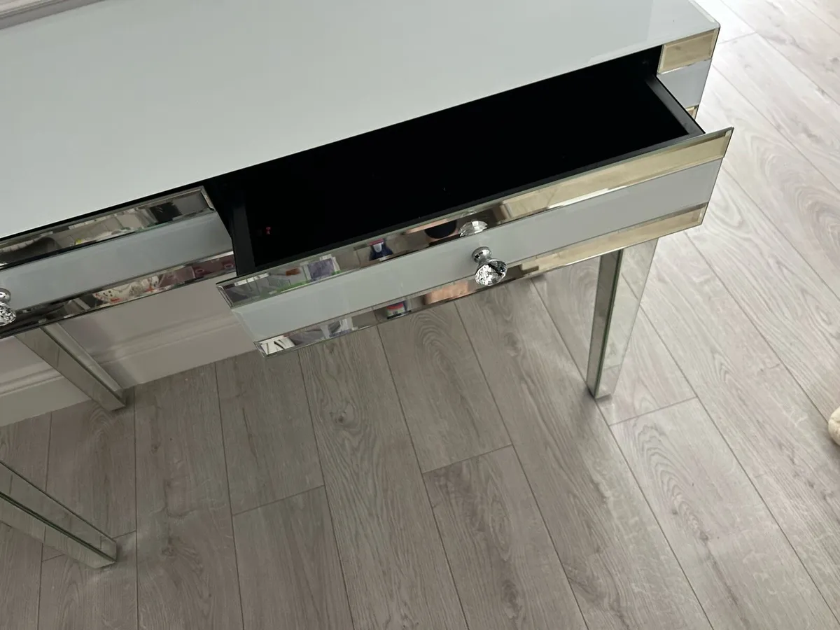 Console/vanity desk - Image 3