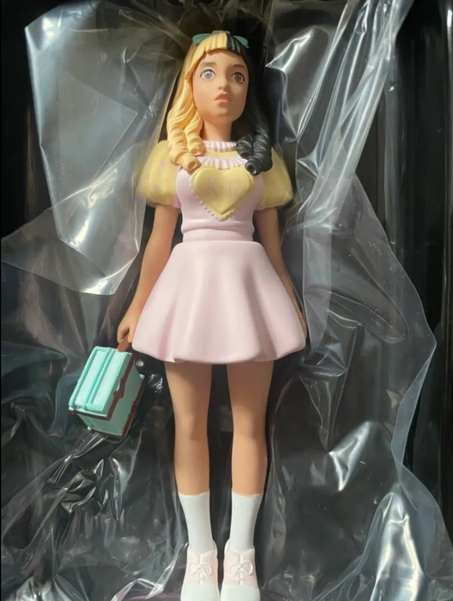 Melanie Martinez figure - Image 2