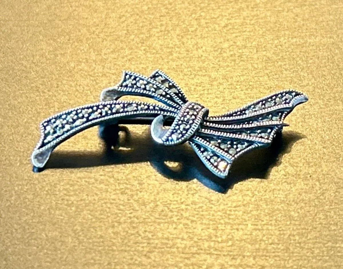 Vintage sterling silver and marcasite tie brooch - Image 1
