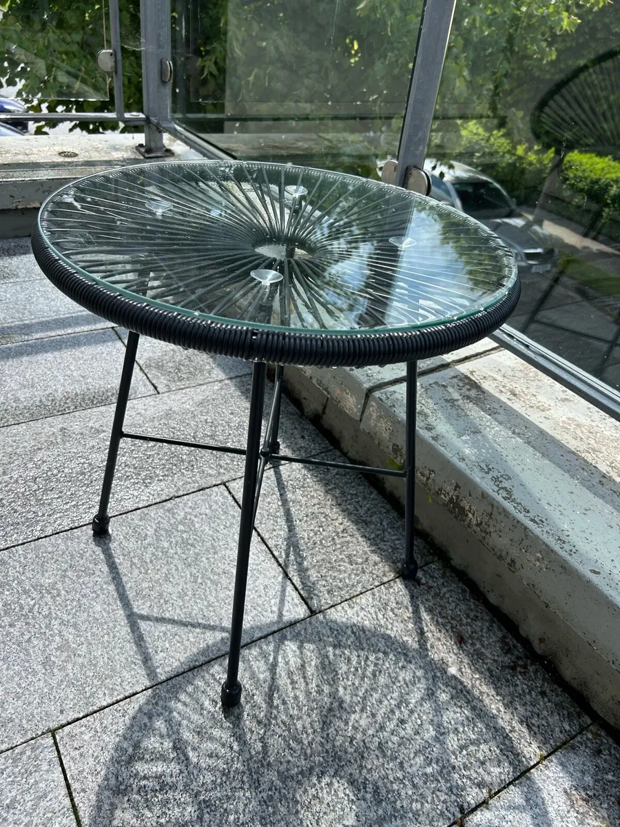 Outdoor coffee table - Image 1