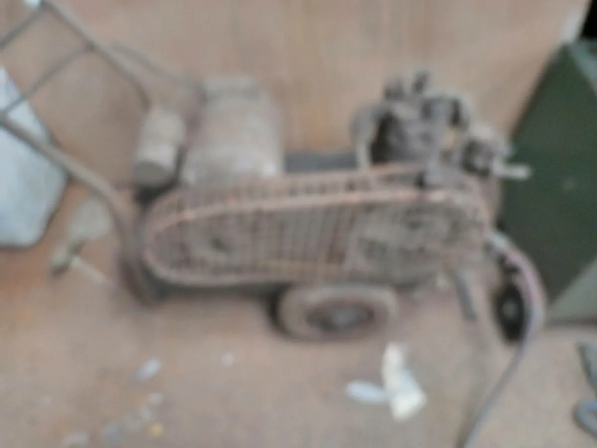 Antique oil cooled welder antique compressor and a - Image 4
