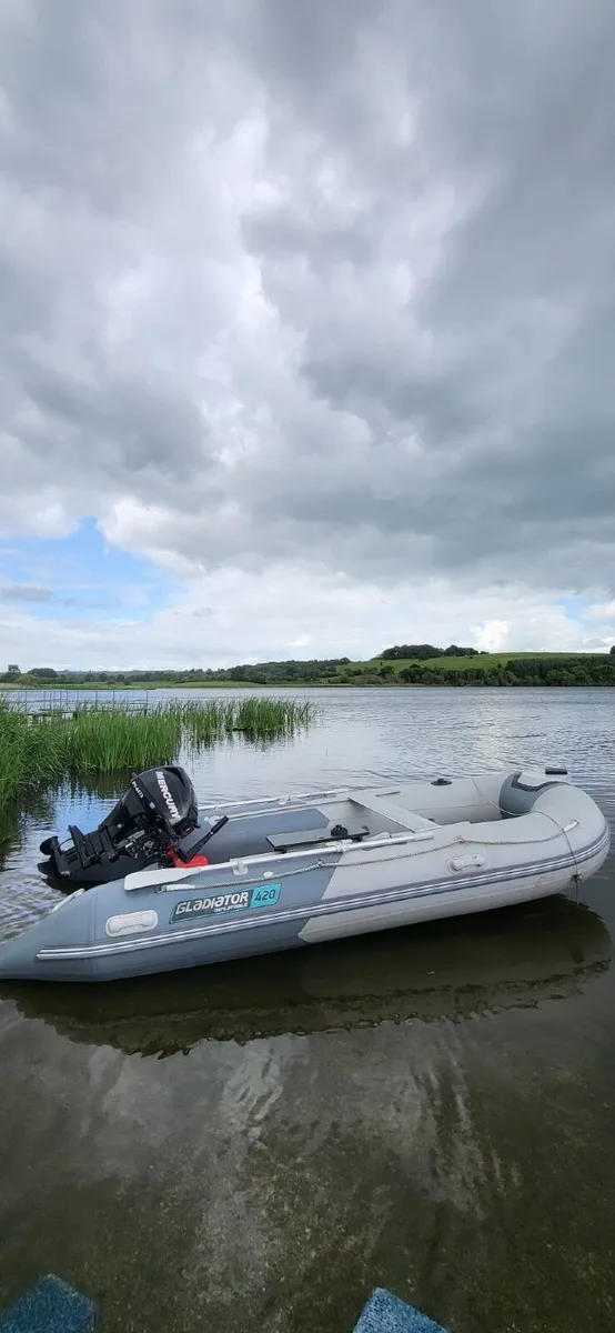 Boat&engin - Image 1