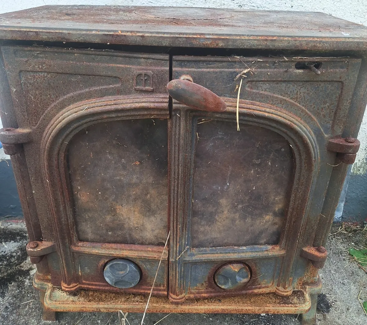 Cast Iron Solid Fuel Stove - Image 1