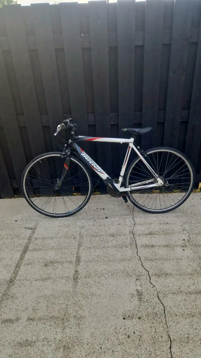 Road bike for 8 to 13 year old - Image 1