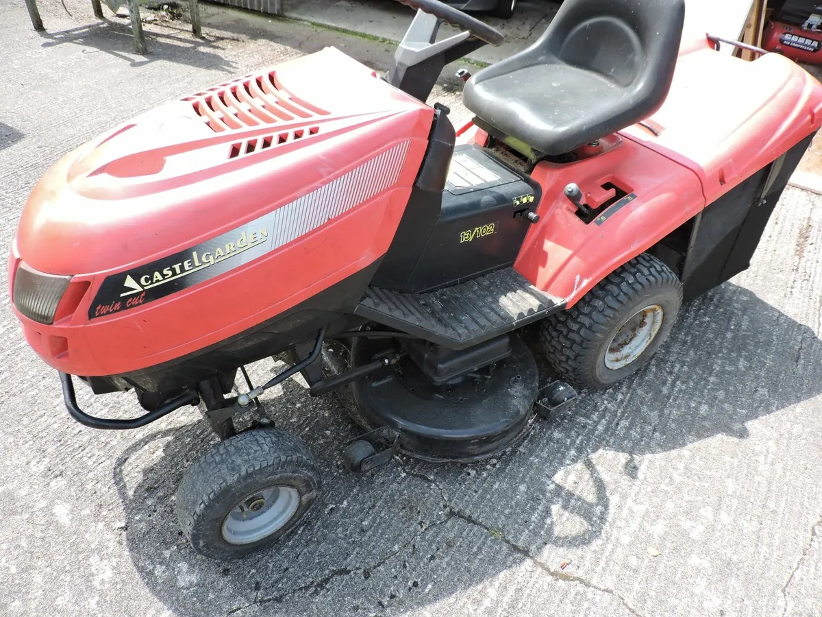 Castlegarden 15,5 HP ride on lawnmower - Image 1