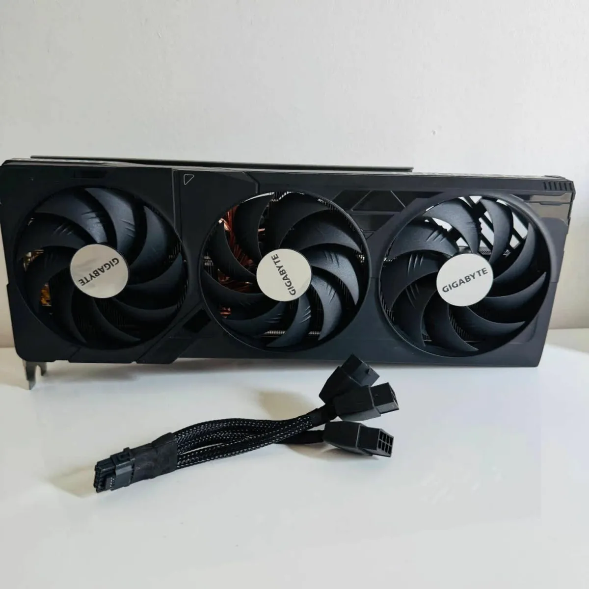Gigabyte GeForce RTX 4070 Ti Super - Image 2