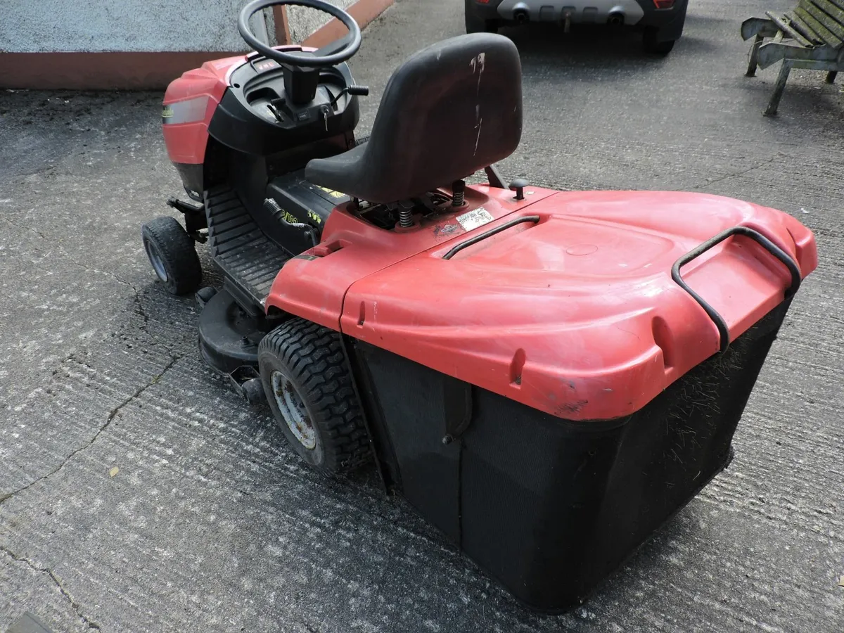 Castlegarden 15,5 HP ride on lawnmower - Image 3