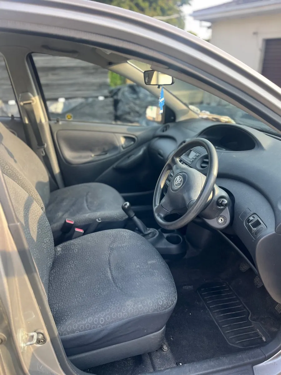 Toyota Yaris - Image 2