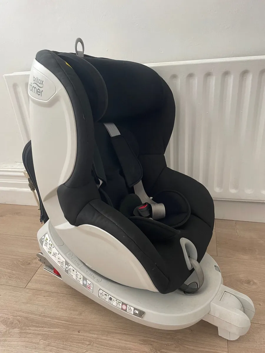 Brutal Romer Swivel Car Seat - Image 2