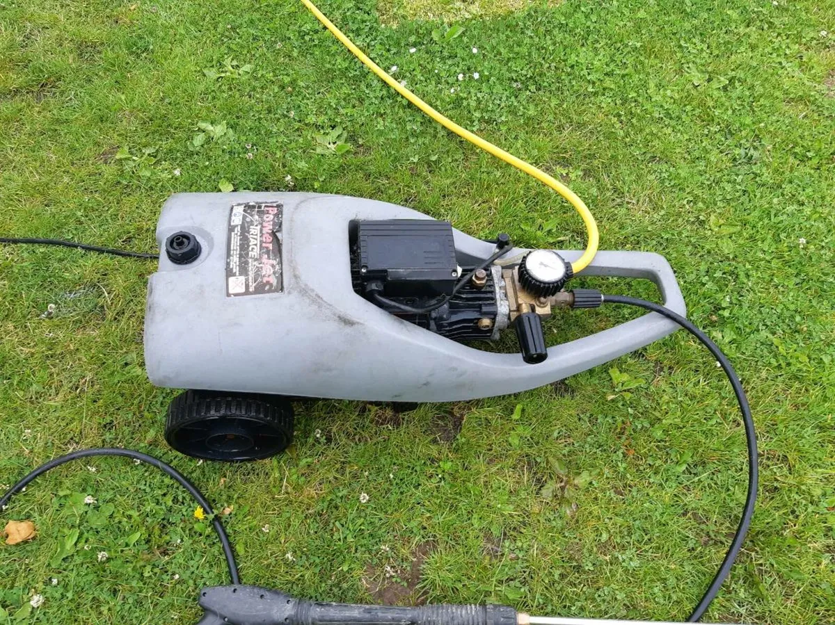 Power washer very  powerful - Image 2