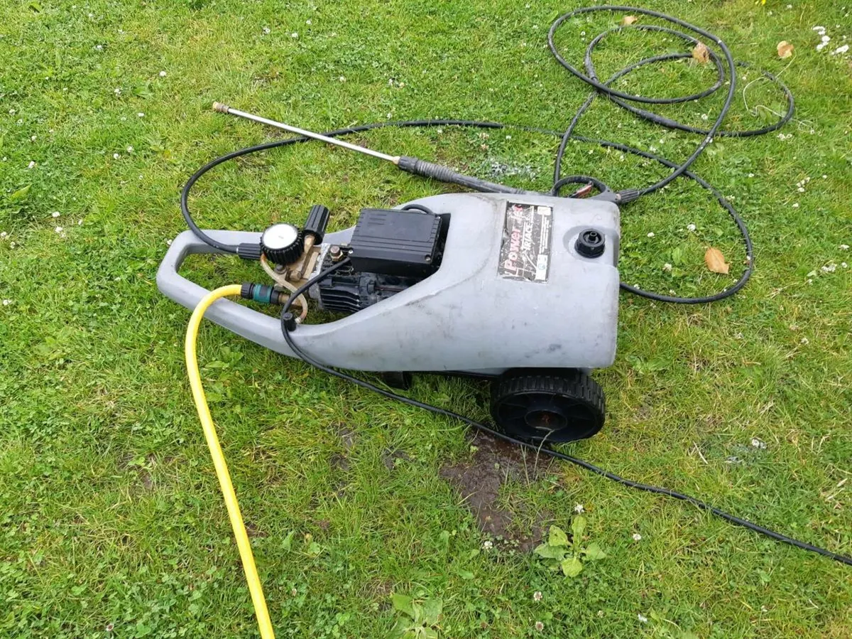 Power washer very  powerful - Image 3