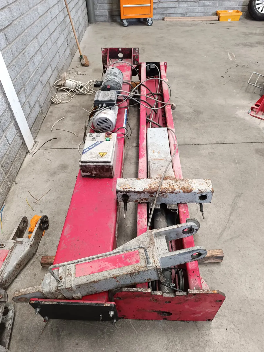 2 Post Garage Lift - Image 2