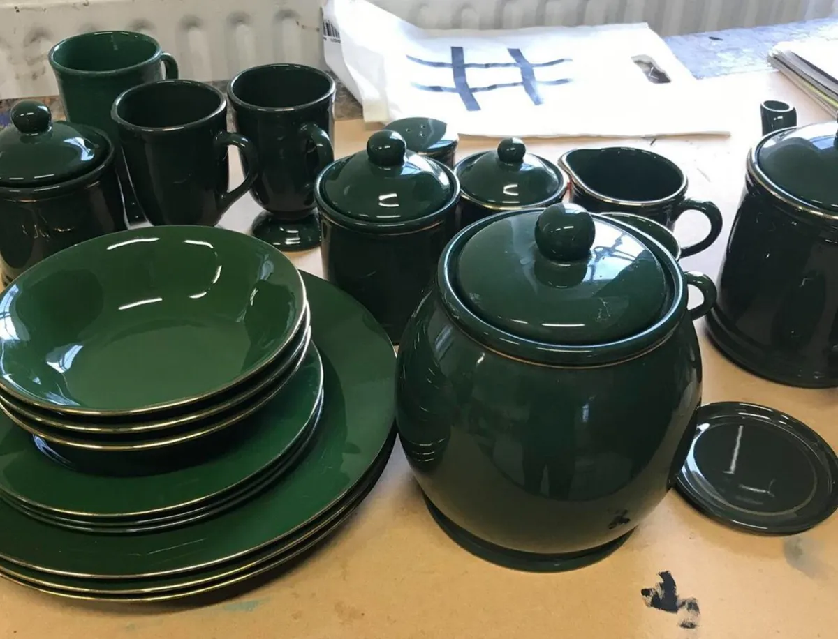 LOOKING FOR - Green and gold tea set - Image 1