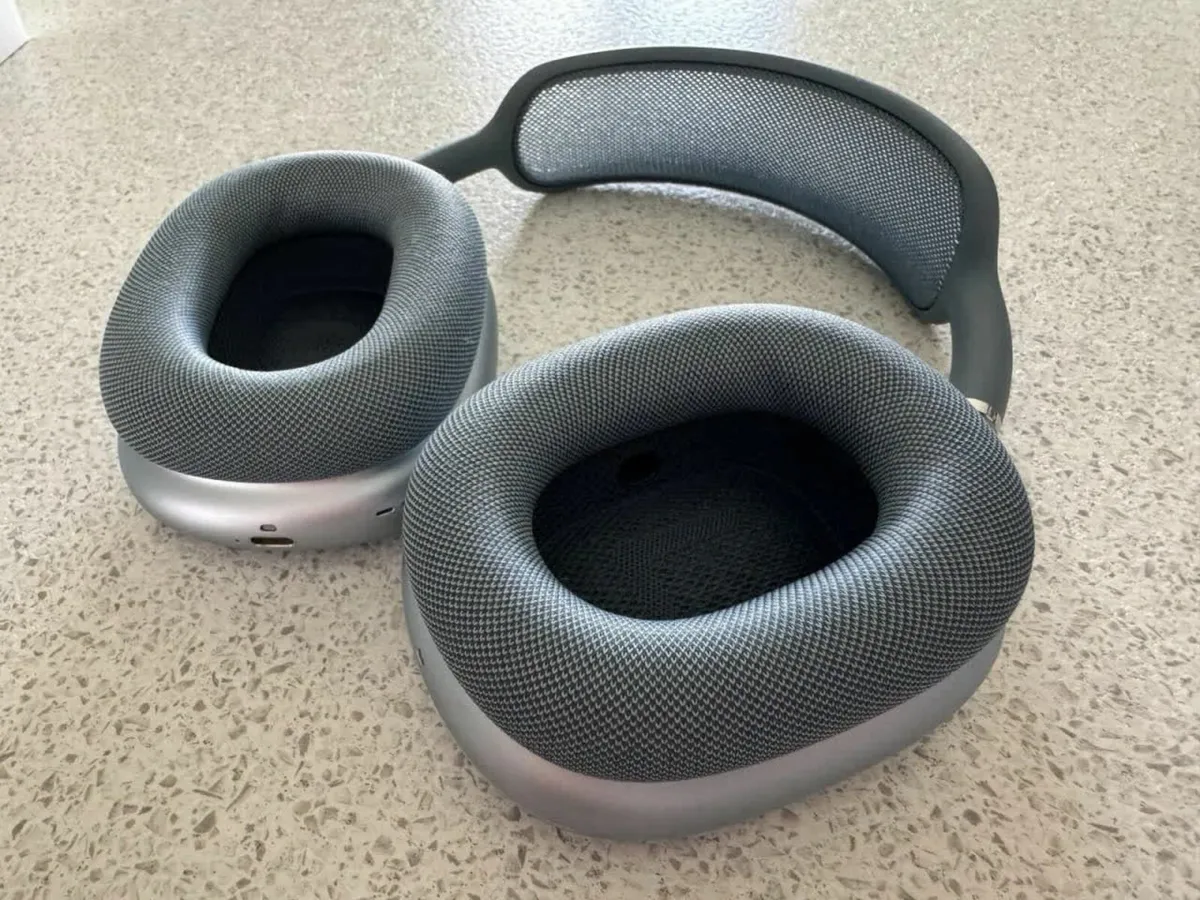 2024 Apple AirPods Max in Blue (Gen 2, USB C) - Image 2