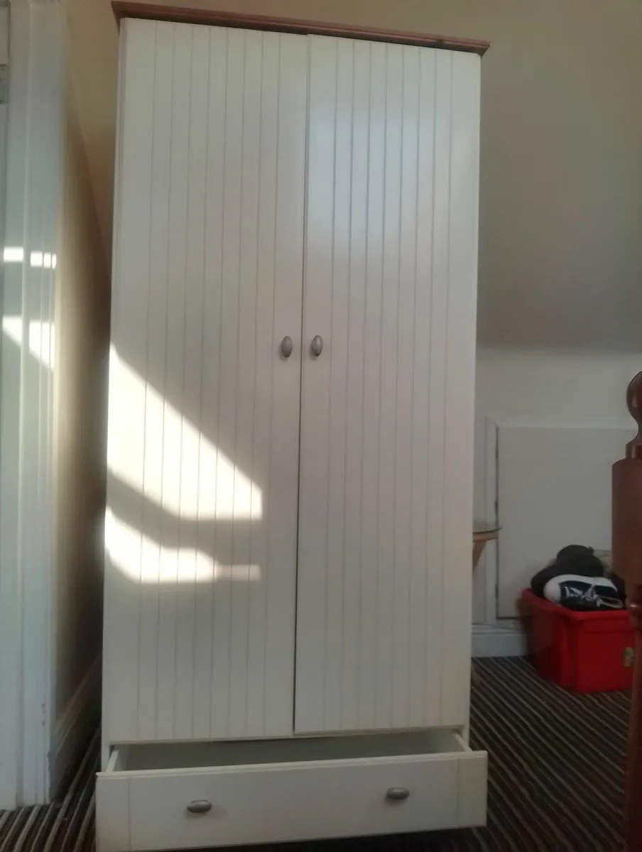 Wardrobe for salec - Image 2