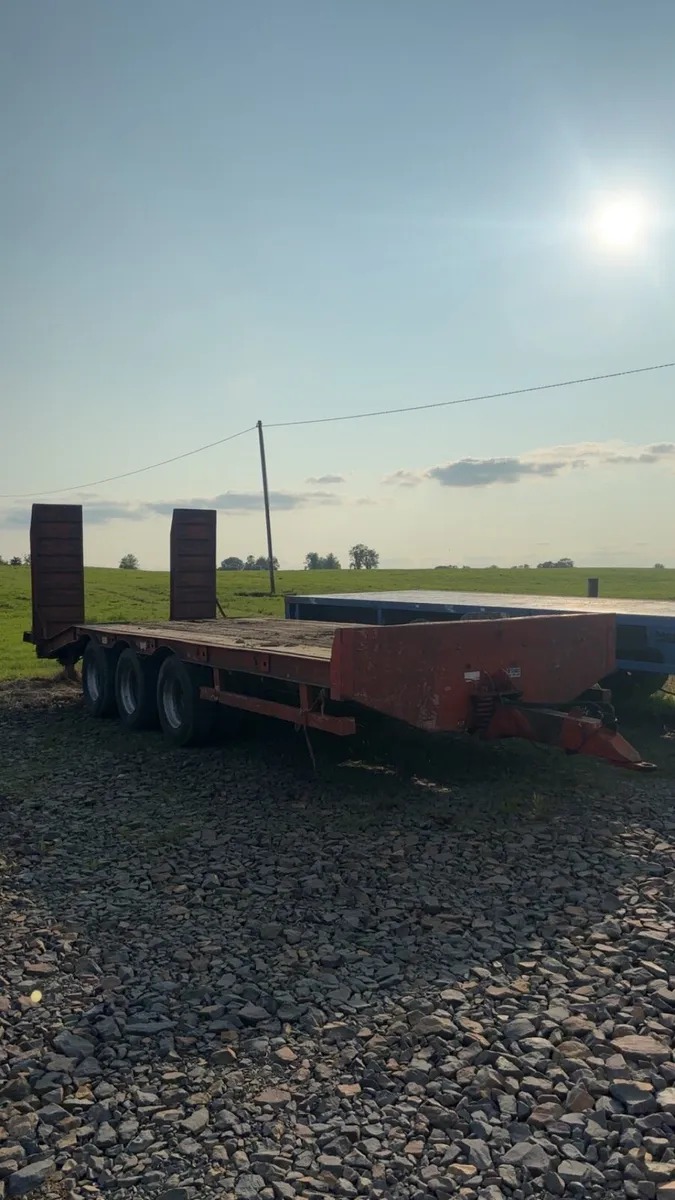 Low loader - Image 1