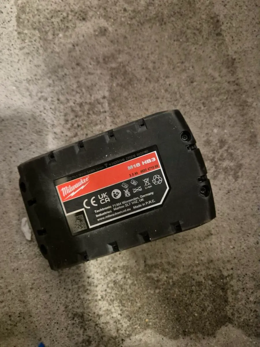 Milwaukee M18 High Output 3.0Amp Battery - Image 2