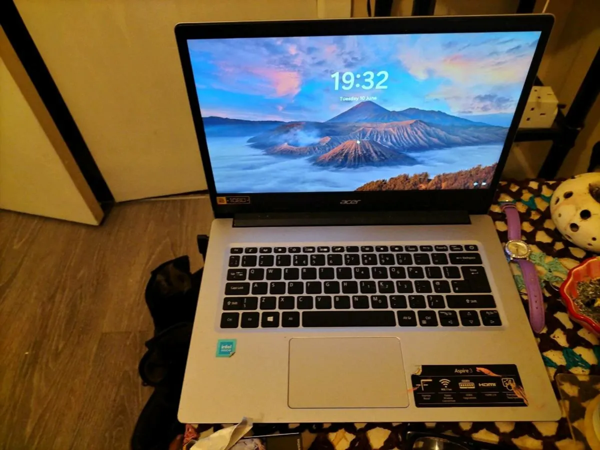 Laptop - Image 1