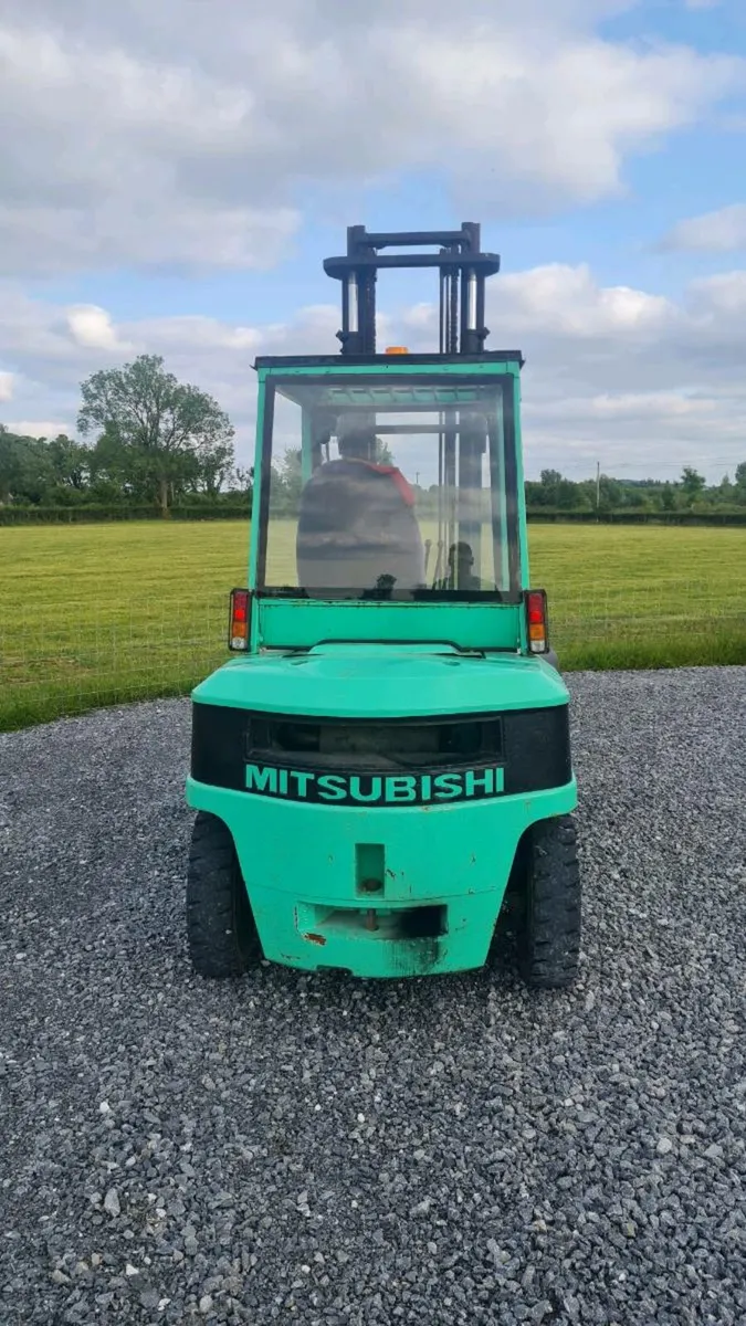 Mitsubishi 4 Ton Forklift - Image 3