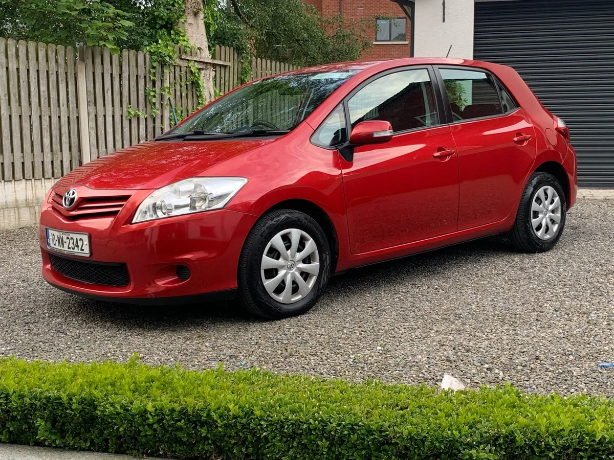 Toyota Auris: ONE OWNER | Low Mileage - Image 2