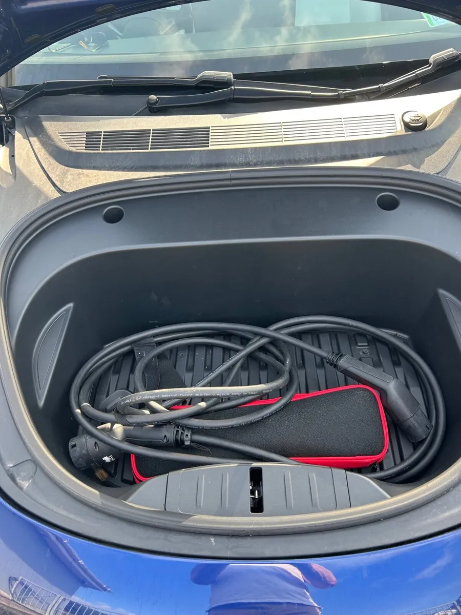 Tesla Model 3 2022 - Image 2