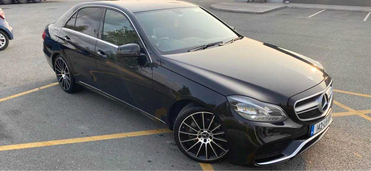 Mercedes Benz - Image 2