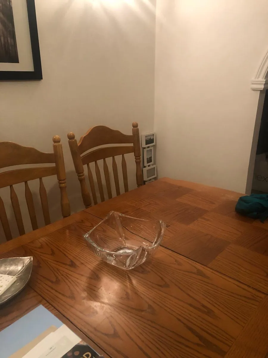 Kitchen table and chairs - Image 2