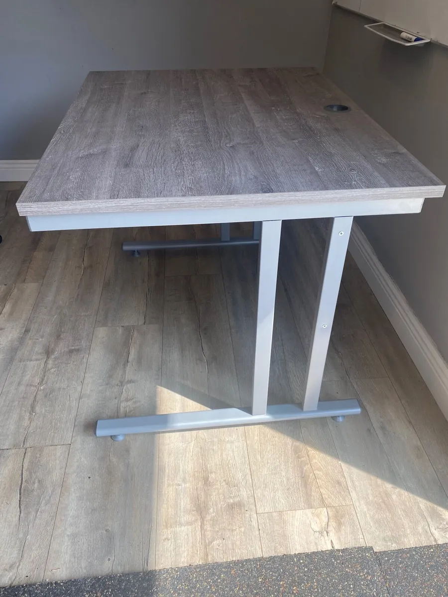 Maestro 25 office desk 1000mm x 800mm - Image 3