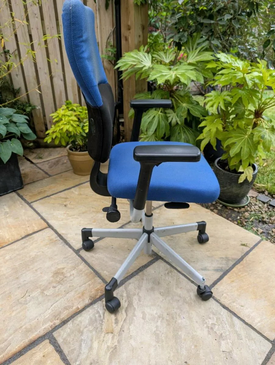 Ergonomic office chair - Image 3