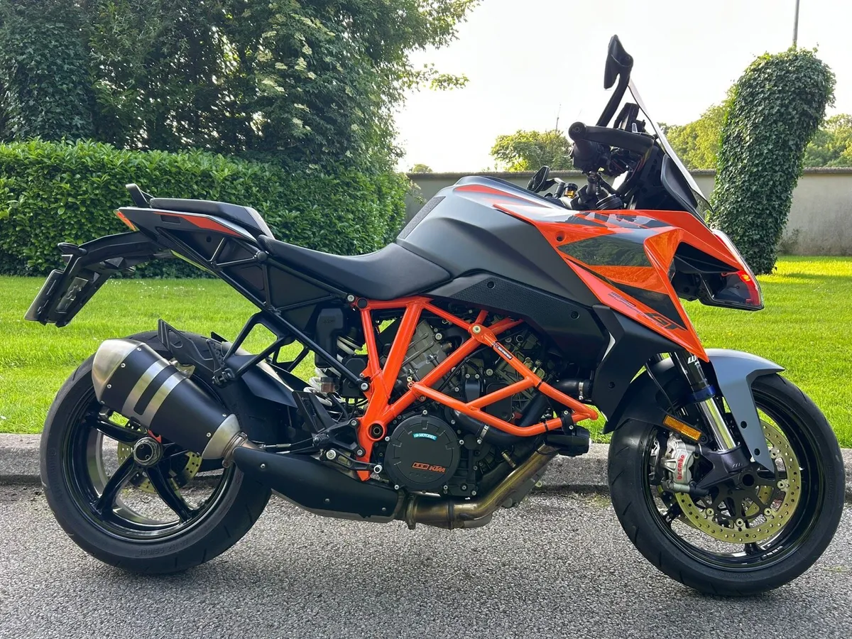 KTM 1290 SUPER DUKE GT - Image 2