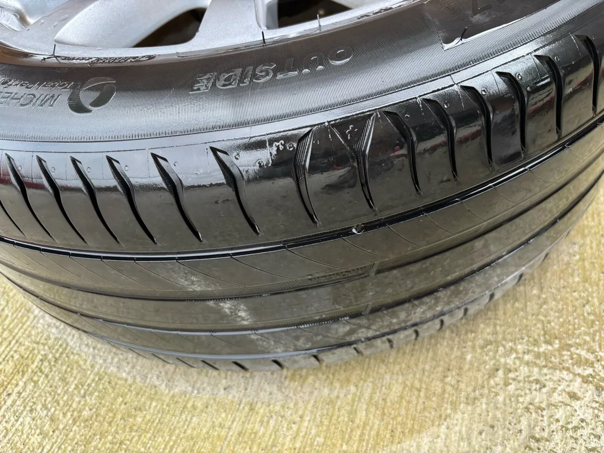Mercedes 17" Alloys Michelin Tyres - Image 3