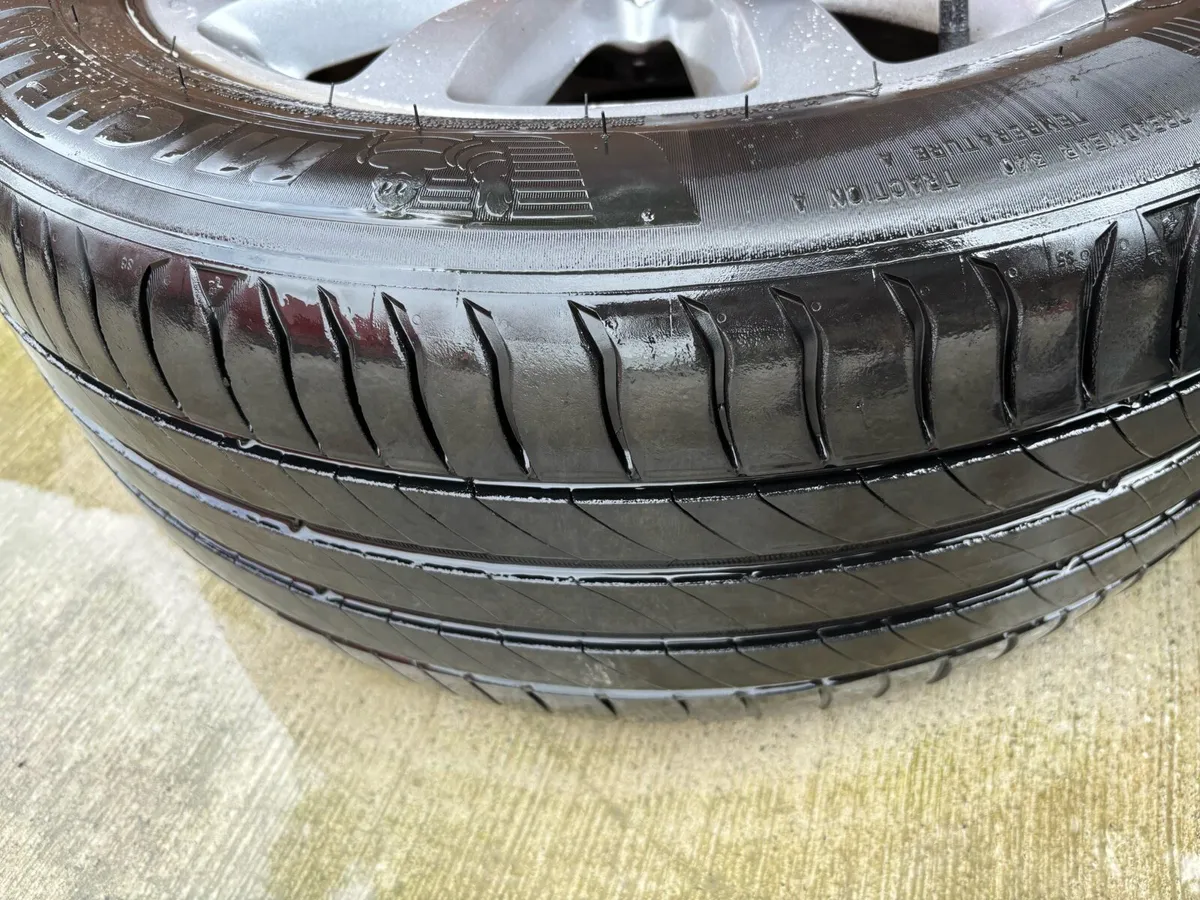 Mercedes 17" Alloys Michelin Tyres - Image 4