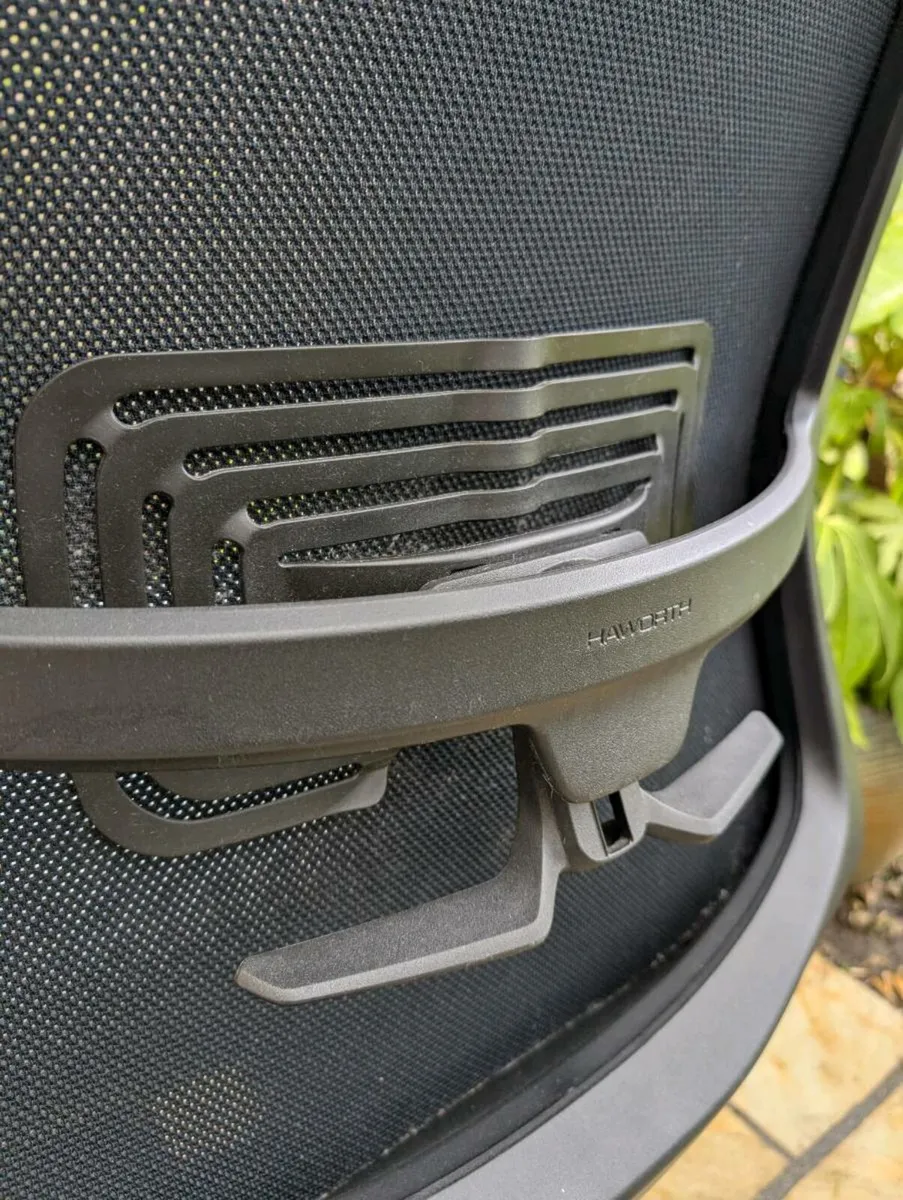 Ergonomic office chair - Image 3