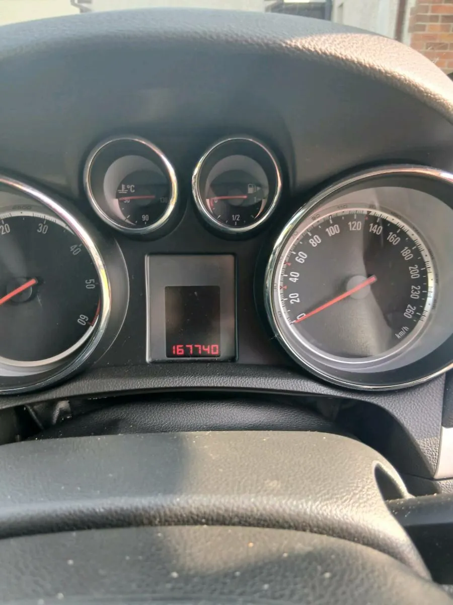 Car - Image 2