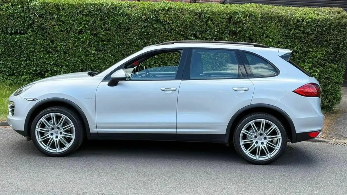 Porsche Cayenne 4.8 S V8 - 1 Owner Stunning NI - Image 2