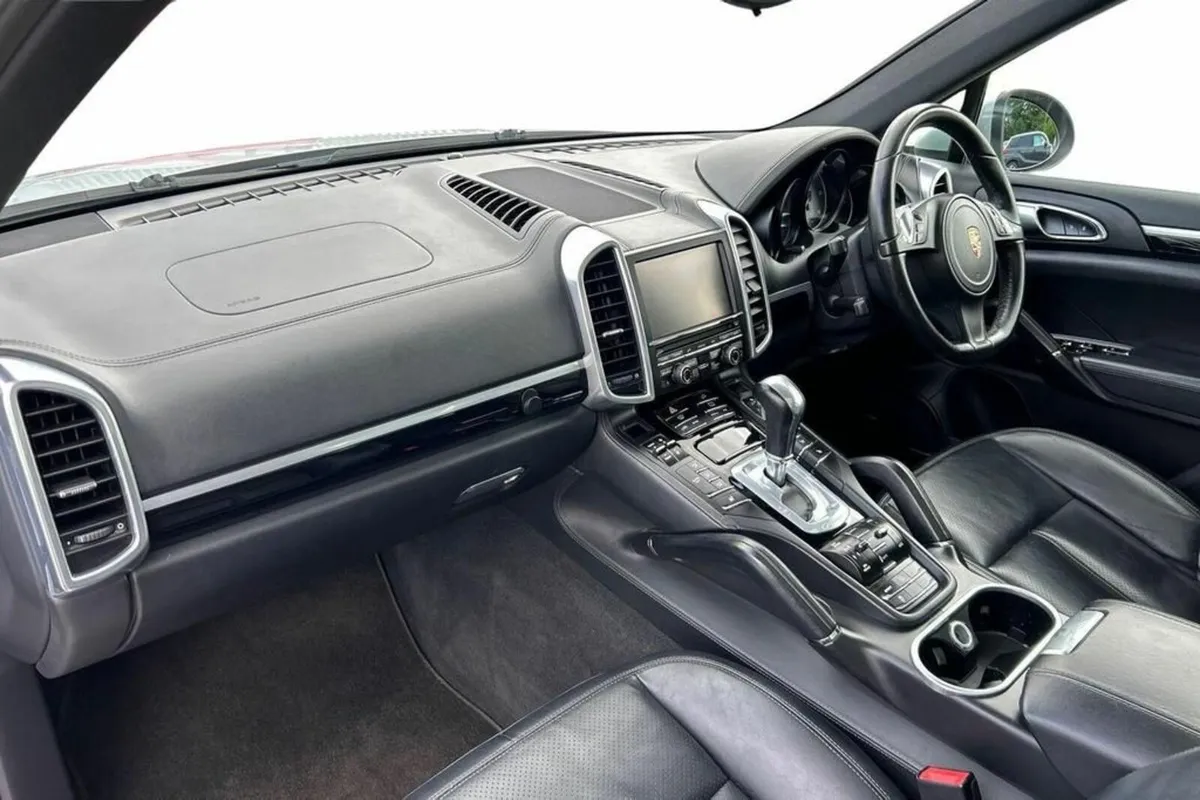 Porsche Cayenne 4.8 S V8 - 1 Owner Stunning NI - Image 3