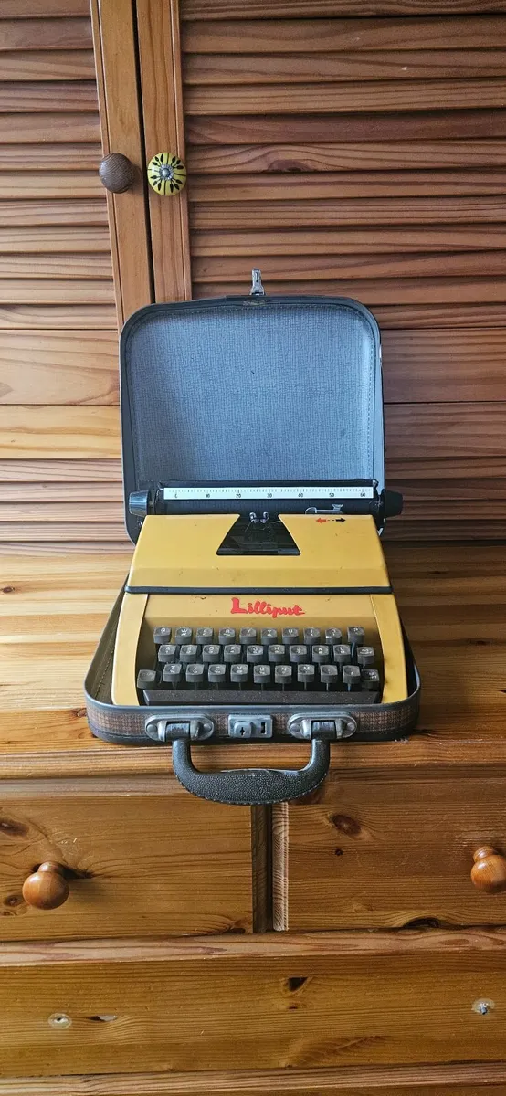 Old type writer
