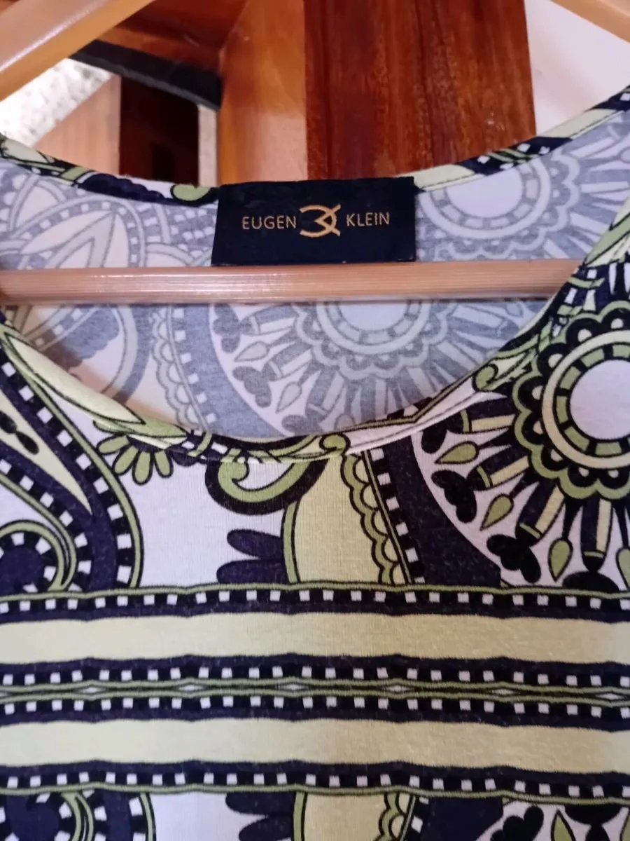 Long Sleeve Ladies Top - Size 18 - Image 2