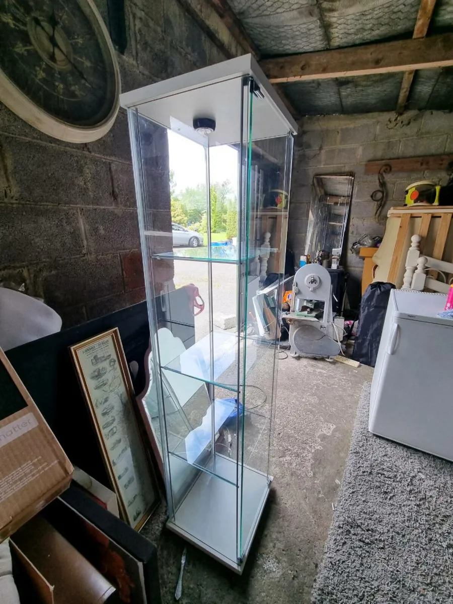 Glass unit - Image 1