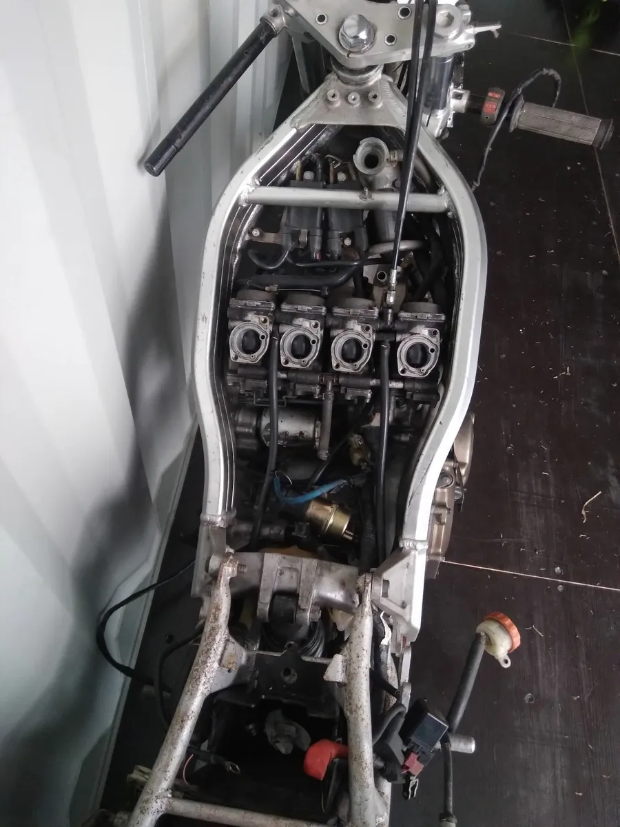 Honda CBR 250R MC19 PROJECT - Image 3
