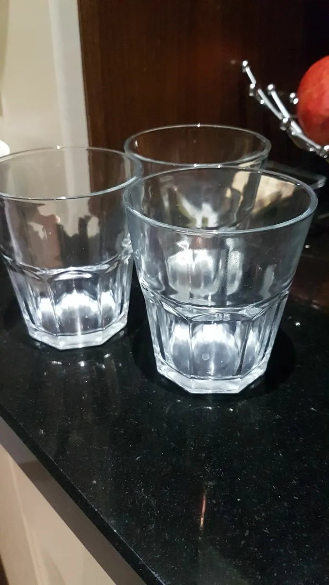 small whisky glasses never used ,2 euro each - Image 1