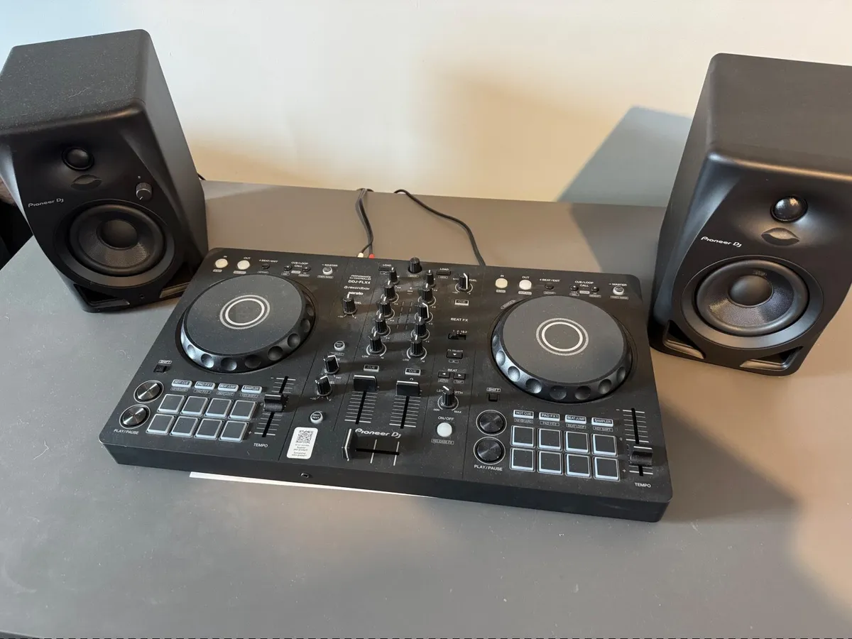 Pioneer DJ equipment - Image 1