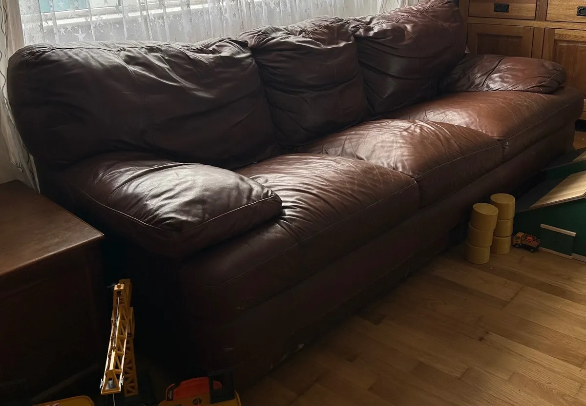 Couch - Image 2