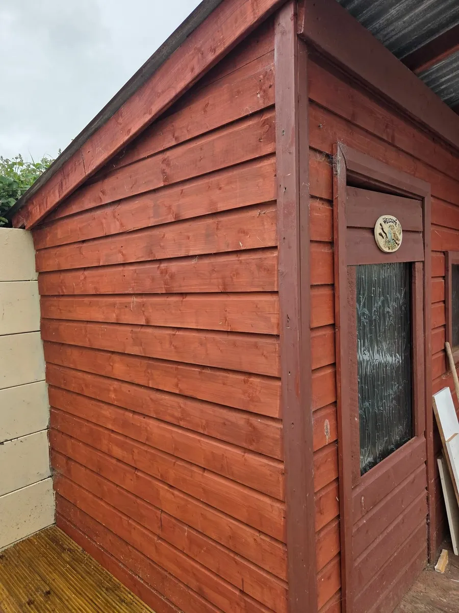 Large garden shed (with galvanised sheets) - Image 4