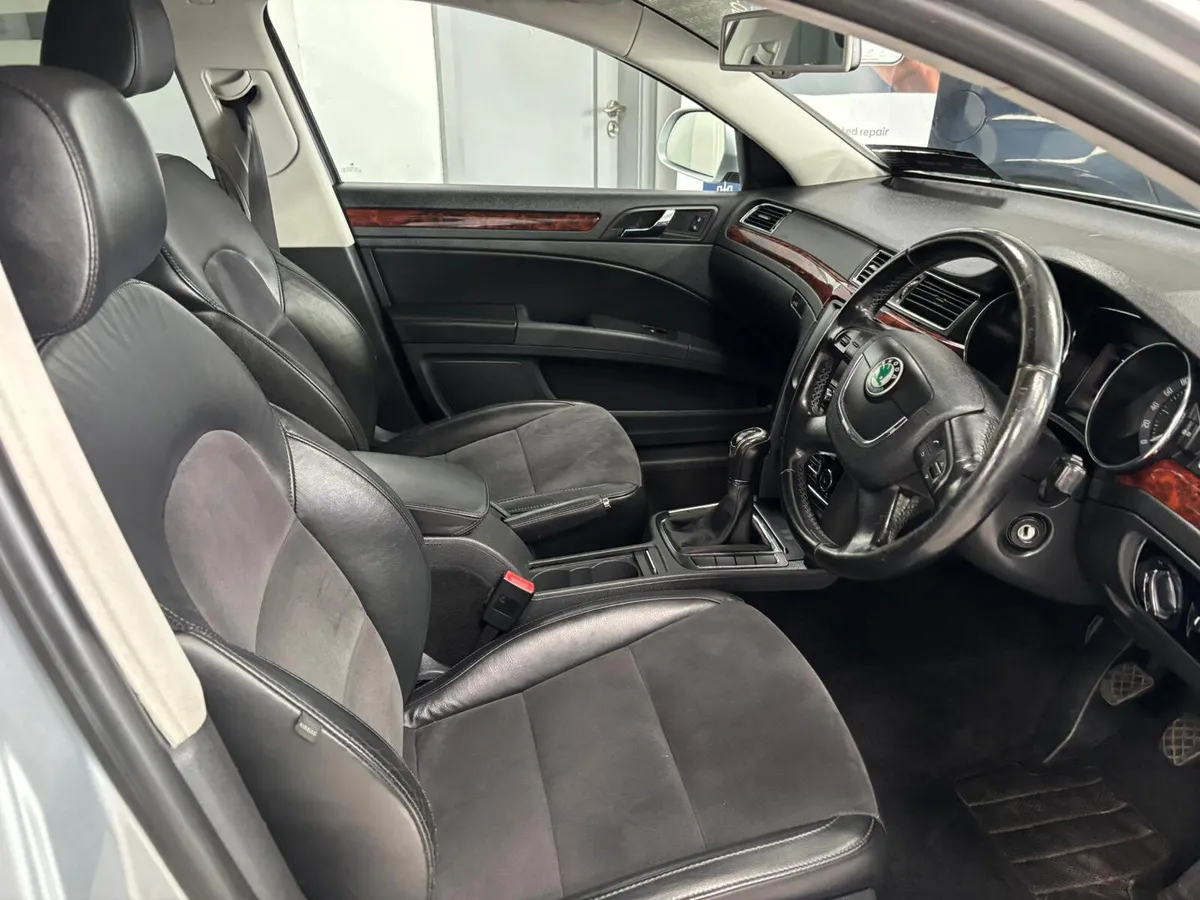 Skoda Superb 2012. 1.6TDI  AMBITION - Image 3