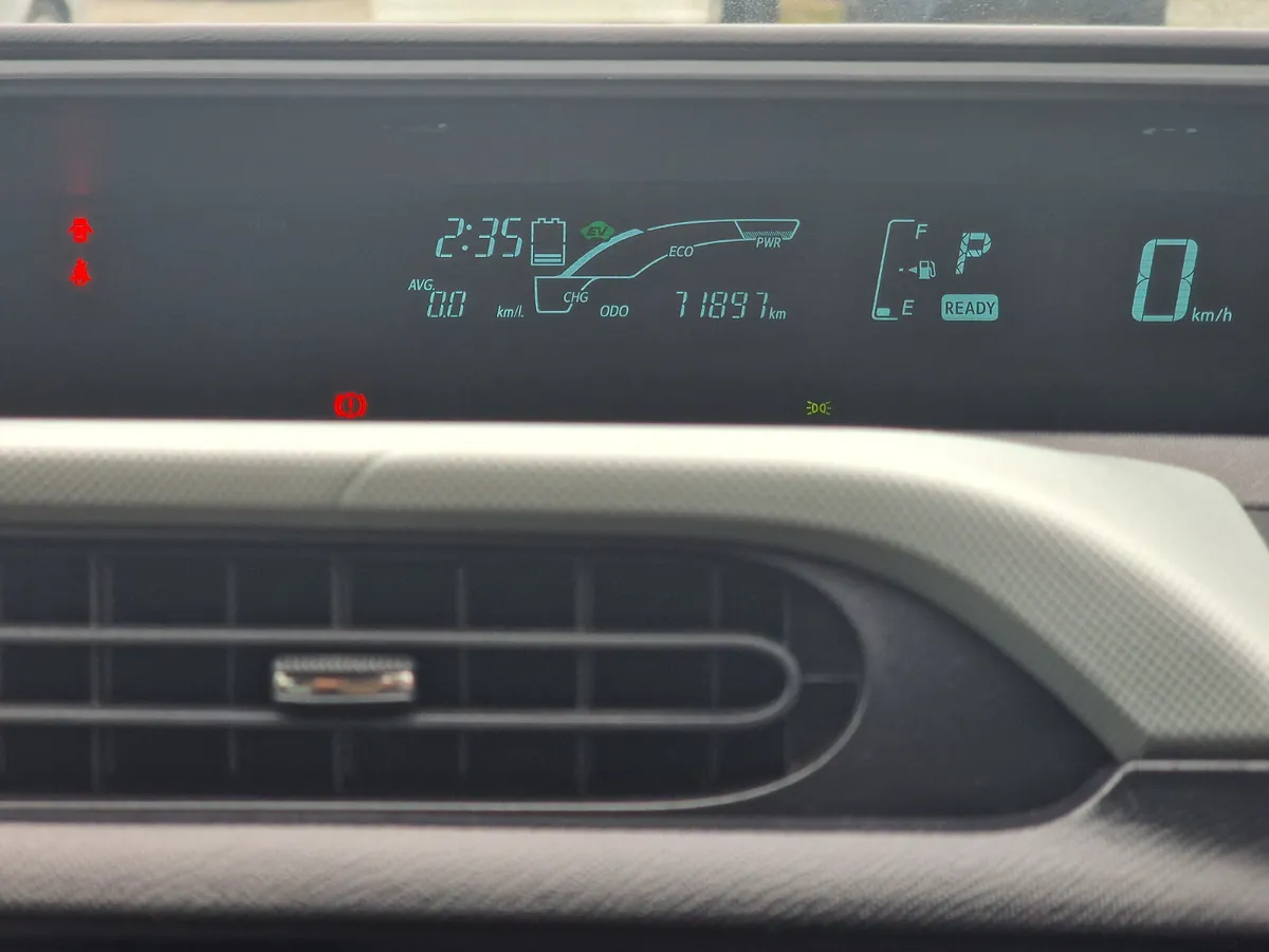 Toyota Aqua 2014 - Image 4