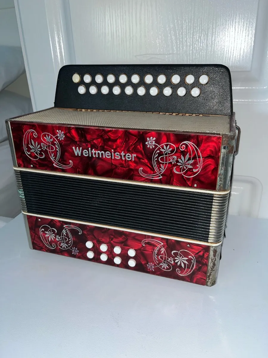 Weltmeister Accordion for sale - Image 1
