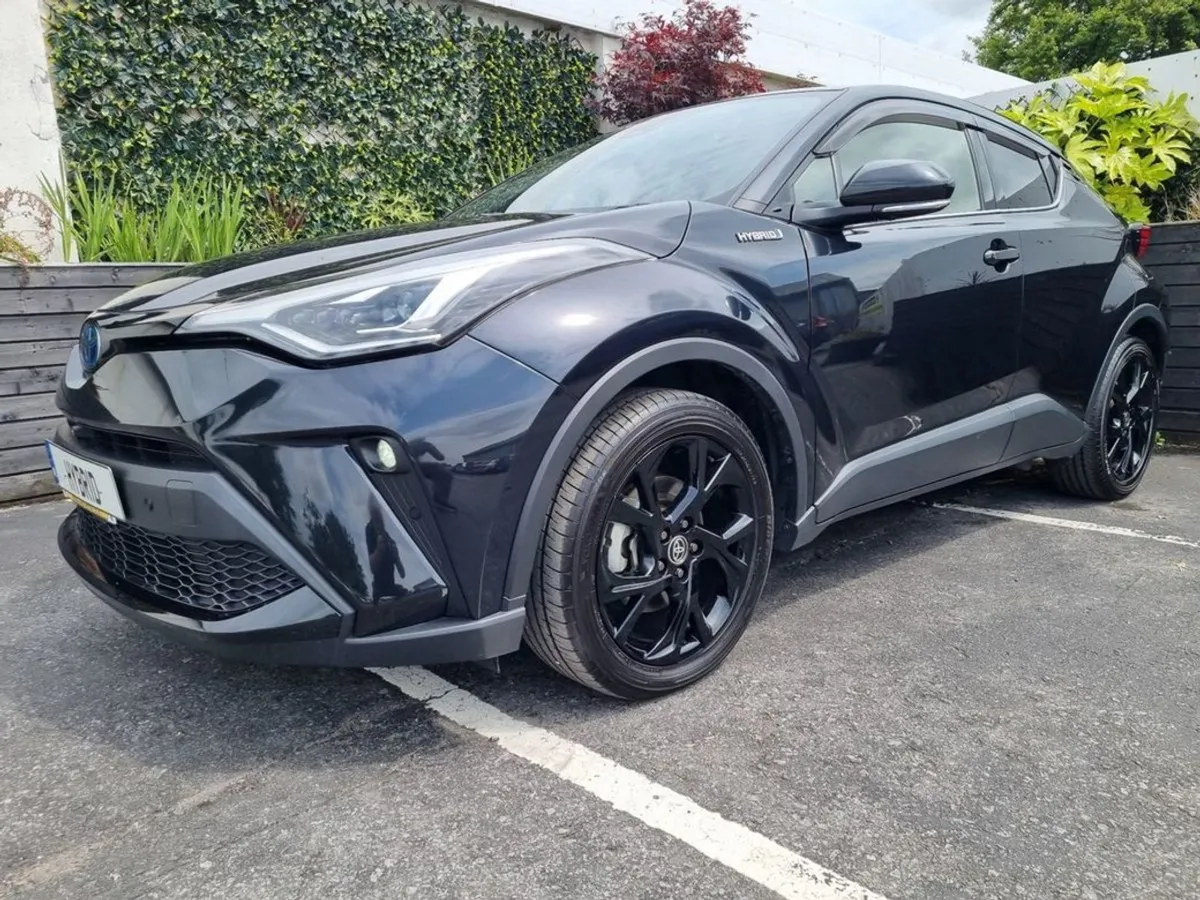 Toyota C-HR 1.8 Hybrid / SOL G-pack Nero Edition - Image 1