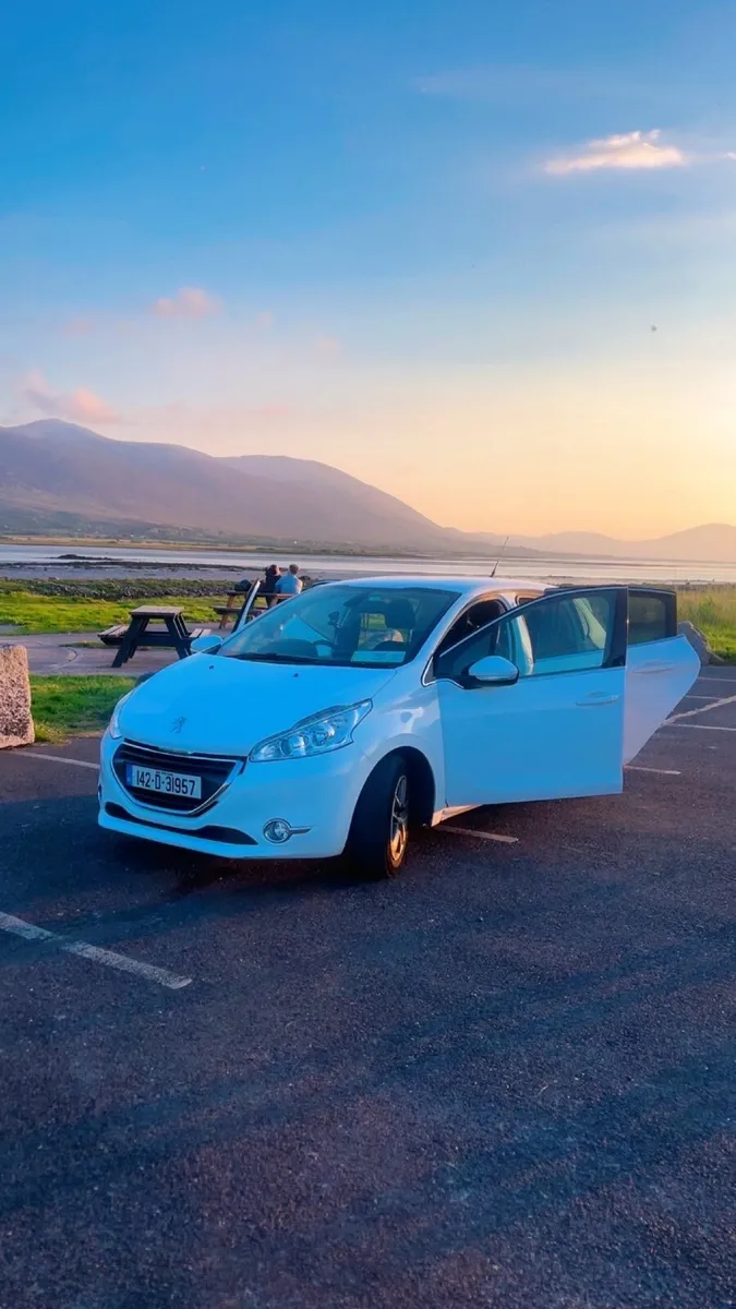 Peugeot 208 2014 - Image 1